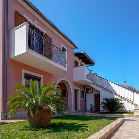 Apartments Palm View Rovinj Luaran gambar