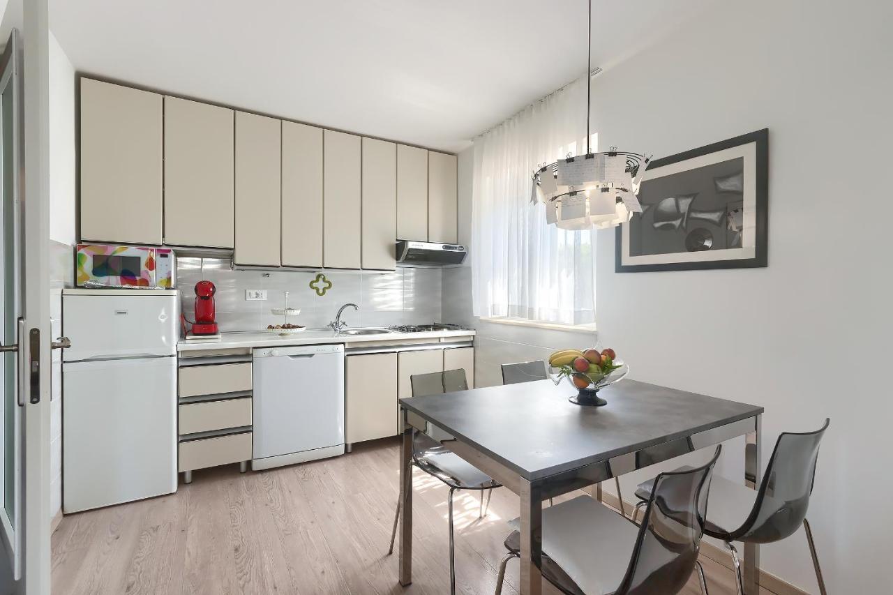 Apartments Palm View Rovinj Luaran gambar