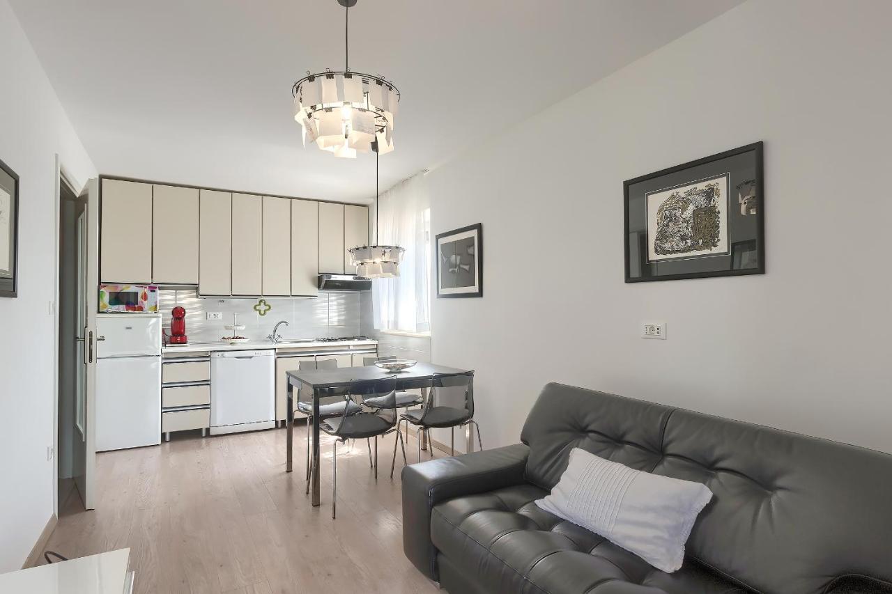 Apartments Palm View Rovinj Luaran gambar