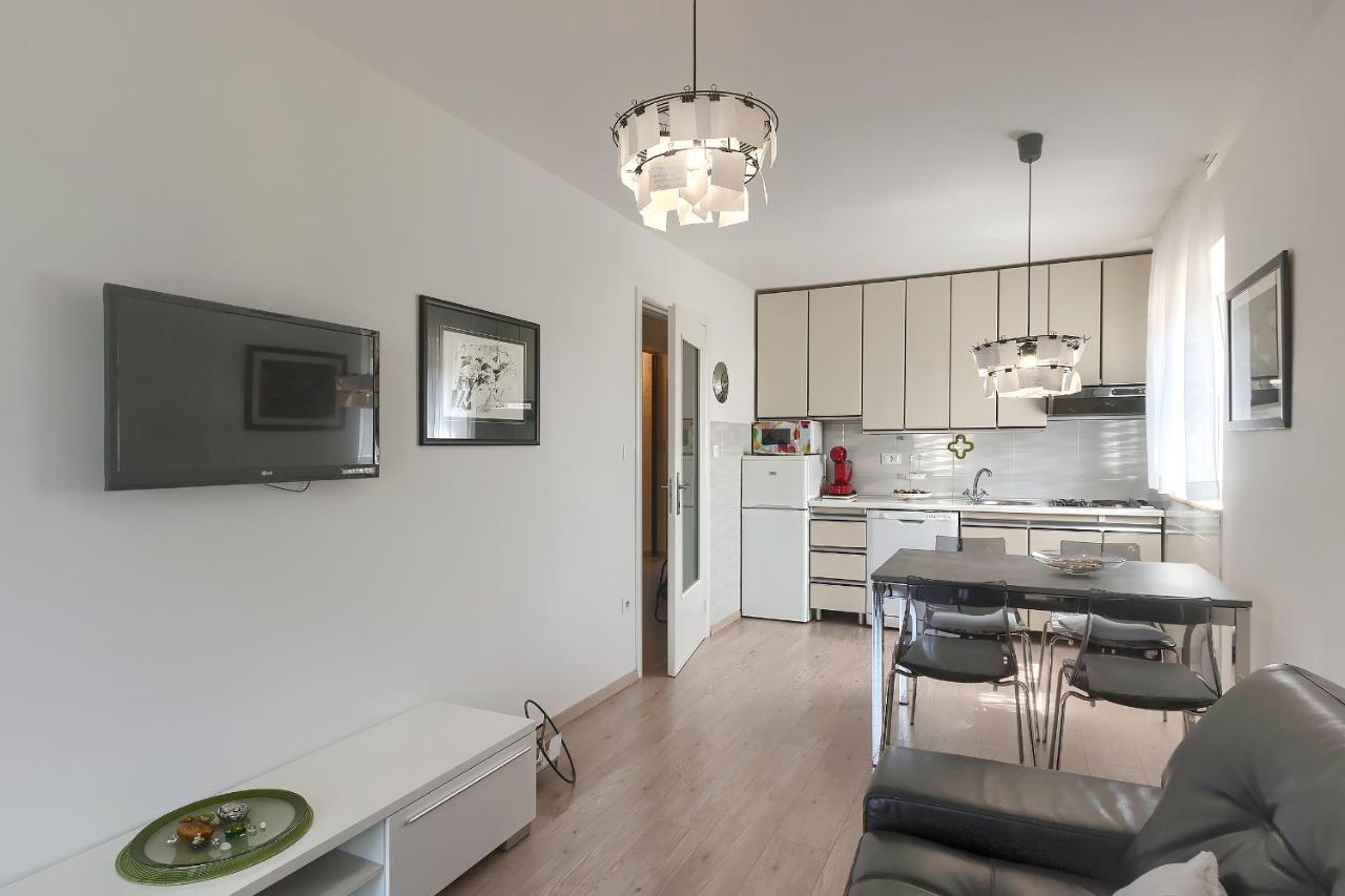 Apartments Palm View Rovinj Luaran gambar