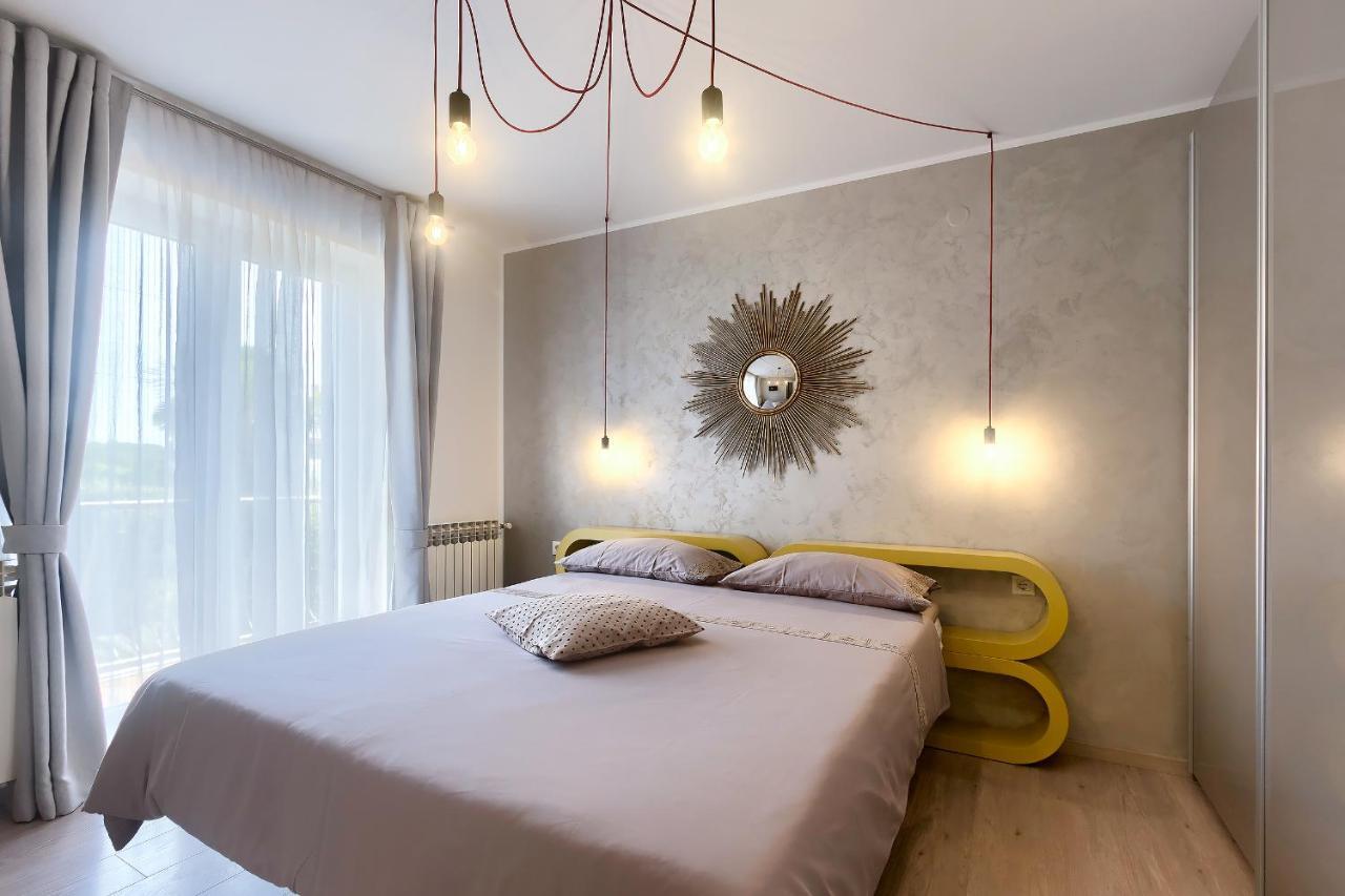 Apartments Palm View Rovinj Luaran gambar