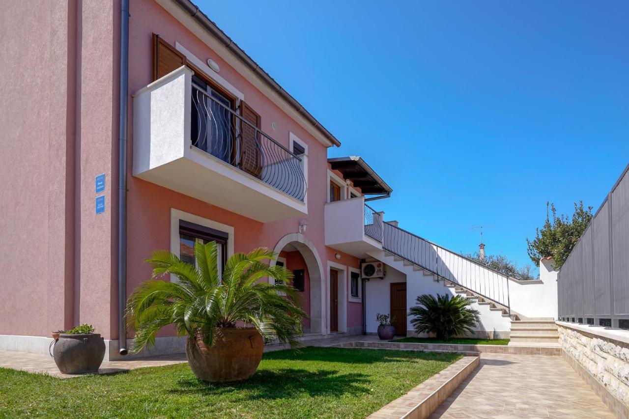 Apartments Palm View Rovinj Luaran gambar
