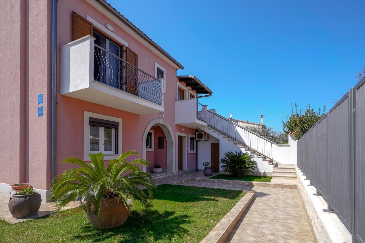 Apartments Palm View Rovinj Luaran gambar