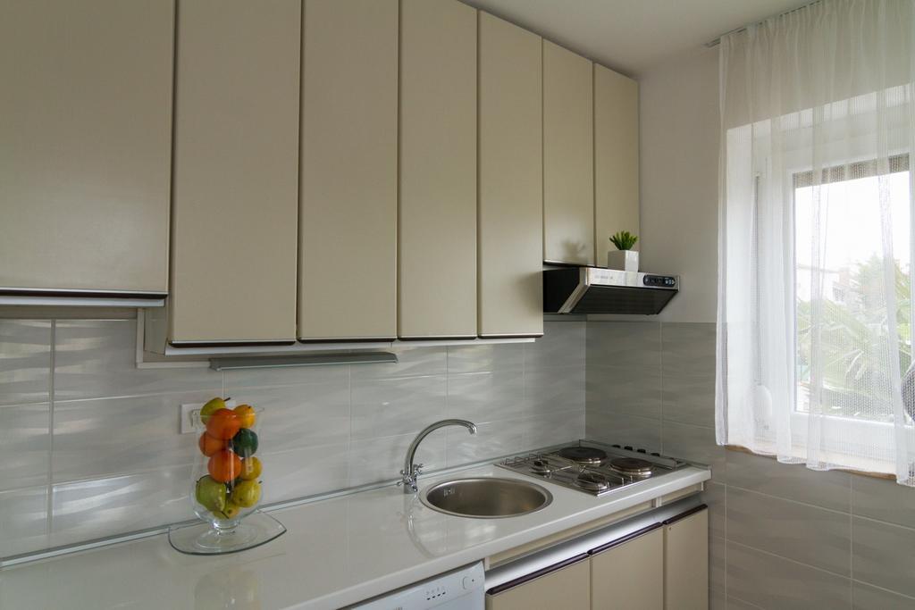 Apartments Palm View Rovinj Luaran gambar